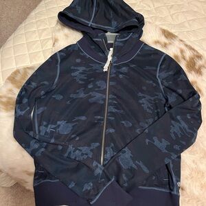 Lululemon Blue Camo Jacket Sz 10 Hooded Full Zip Namaskar Athleisure Pockets